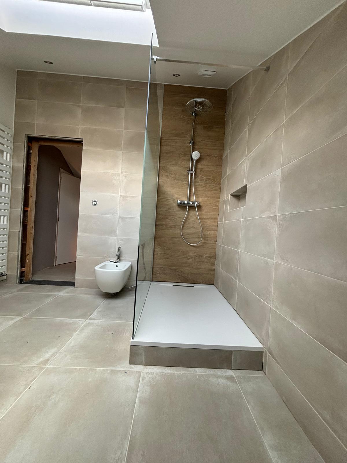 Salle de bain sous toiture