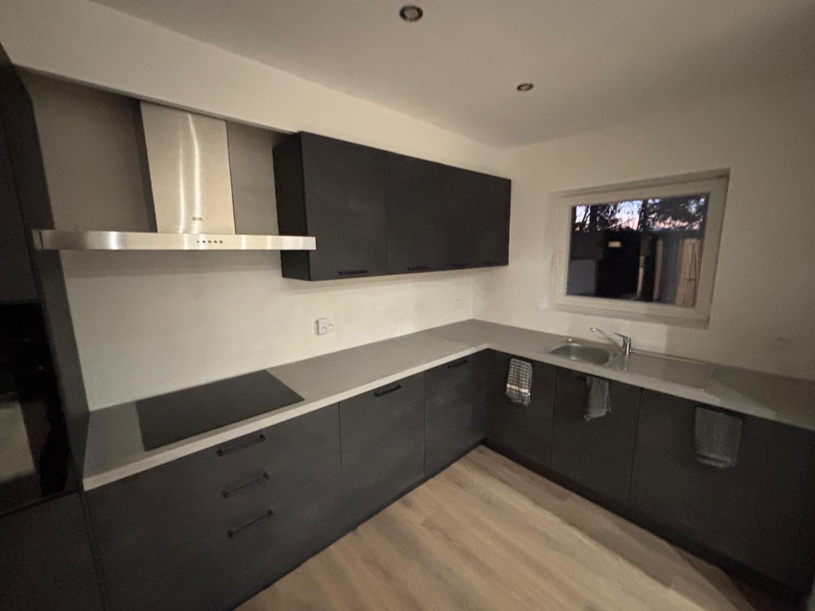 Installation de la cuisine réalisé par T-Construct