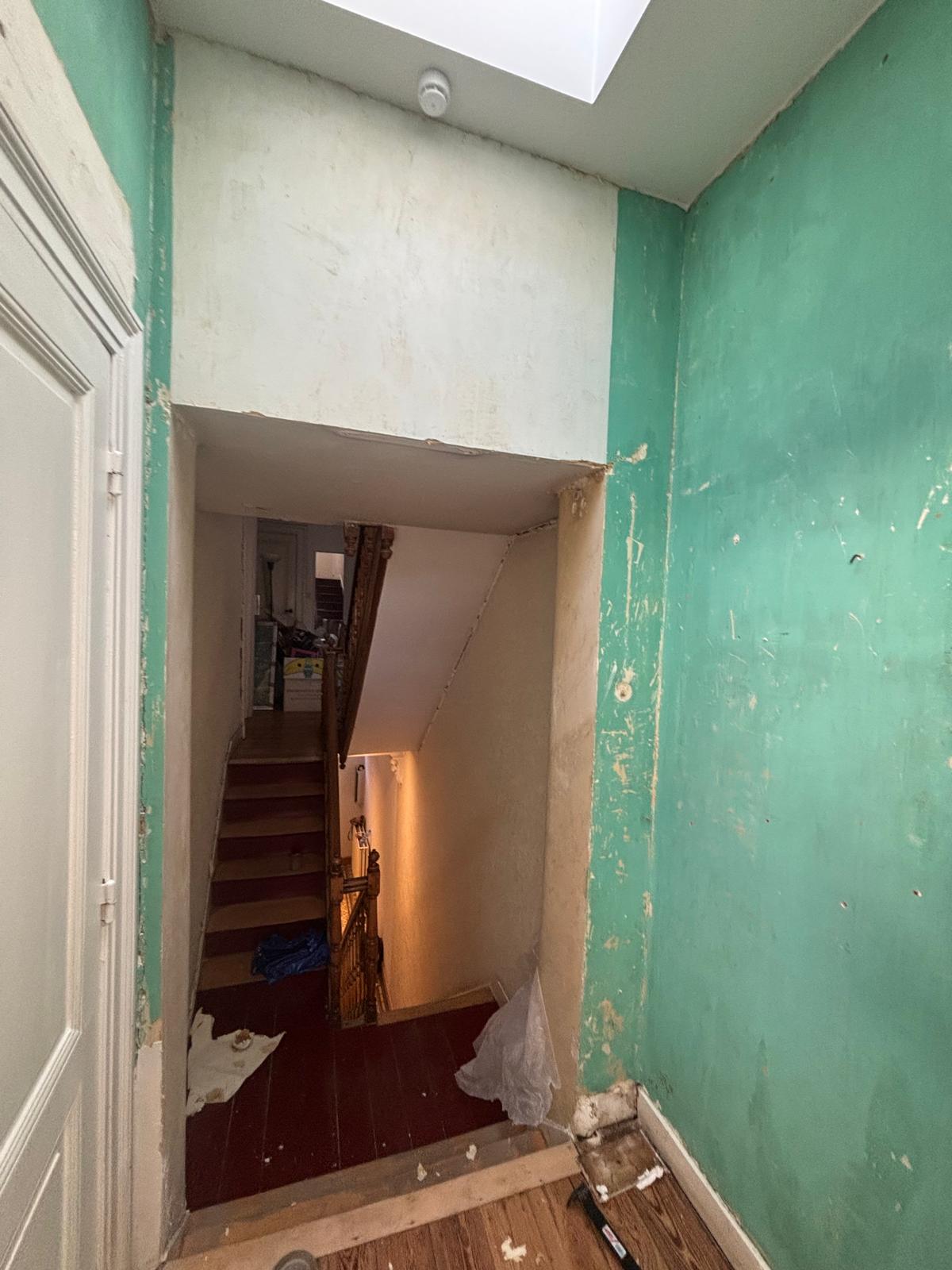 Passage vers l’escalier - réalisation T-Construct